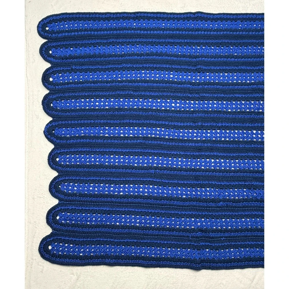 Crocheted Blanket Scalloped Edges 39